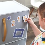 Bucataria de joaca pentru copii Mozaic cu Frigider magnetic - Mosaic Magentic Play Kitchen Kidkraft